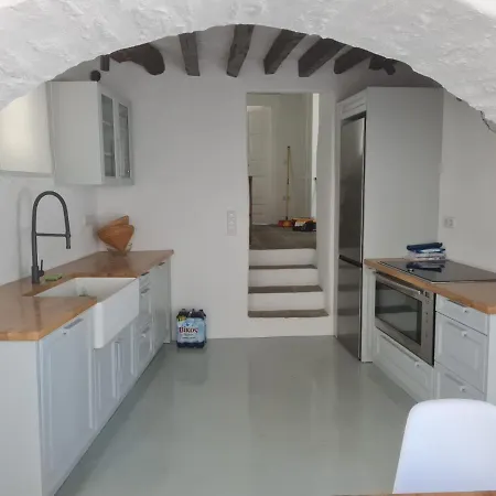 The Azero Sifnos